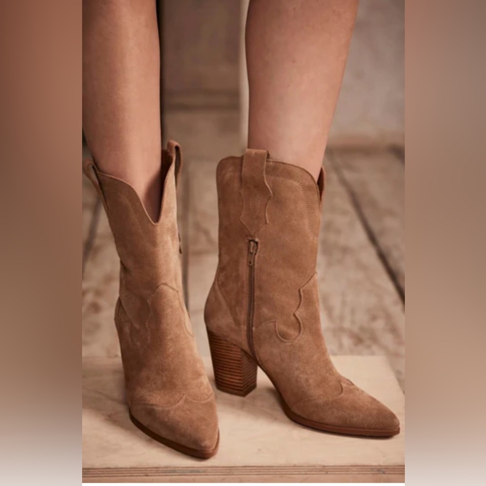 Cowboy Brown Suede Heeled Boots